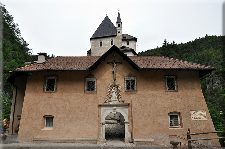 foto Santuario di San Romedio